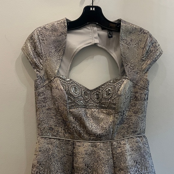 Aidan Mattox cap sleeves embellished Long  Gown - Picture 9 of 12